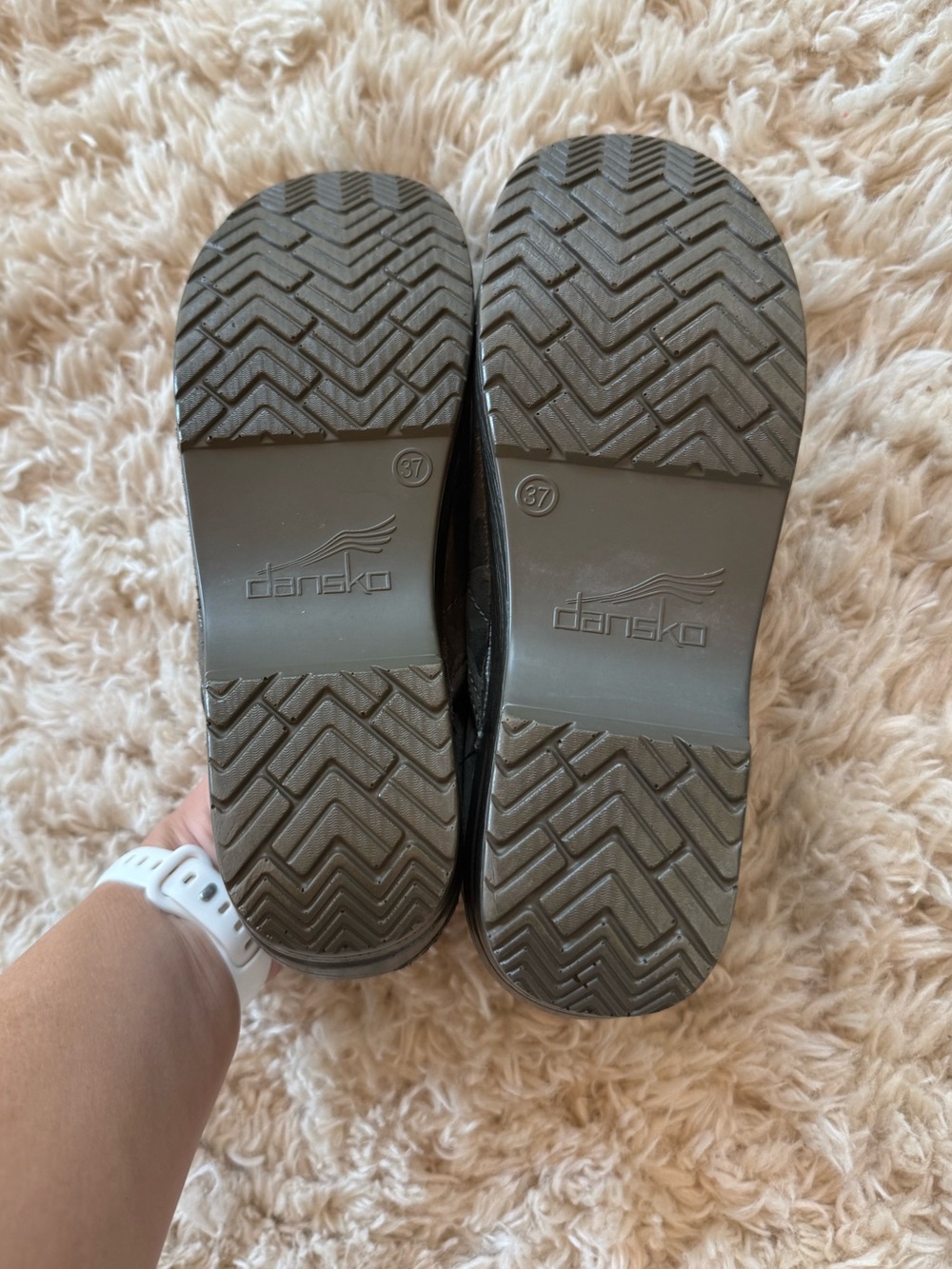 Camo Dansko clogs size 37 - Picture 5 of 5